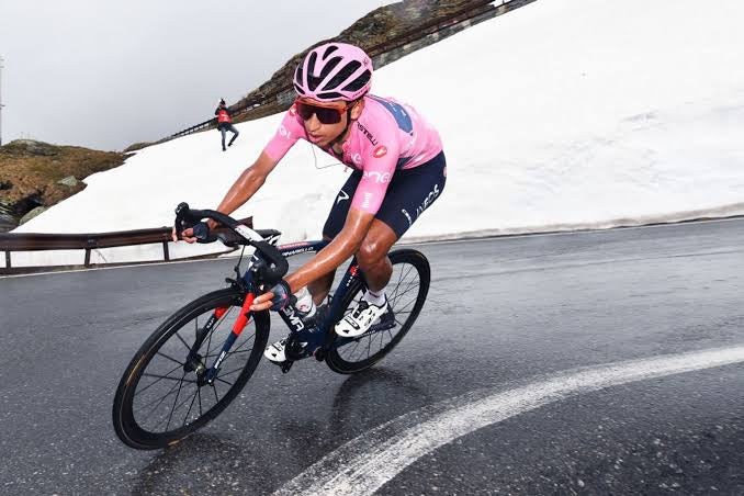**The Giro d'Italia 2024: A Race of Passion and Precision**